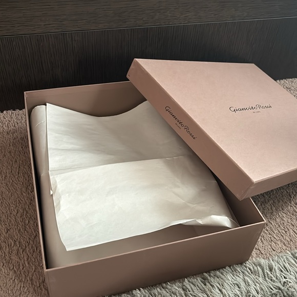 Gianvito Rossi empty box only - Picture 7 of 7